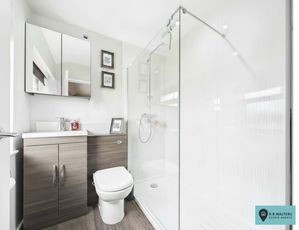 En Suite - click for photo gallery